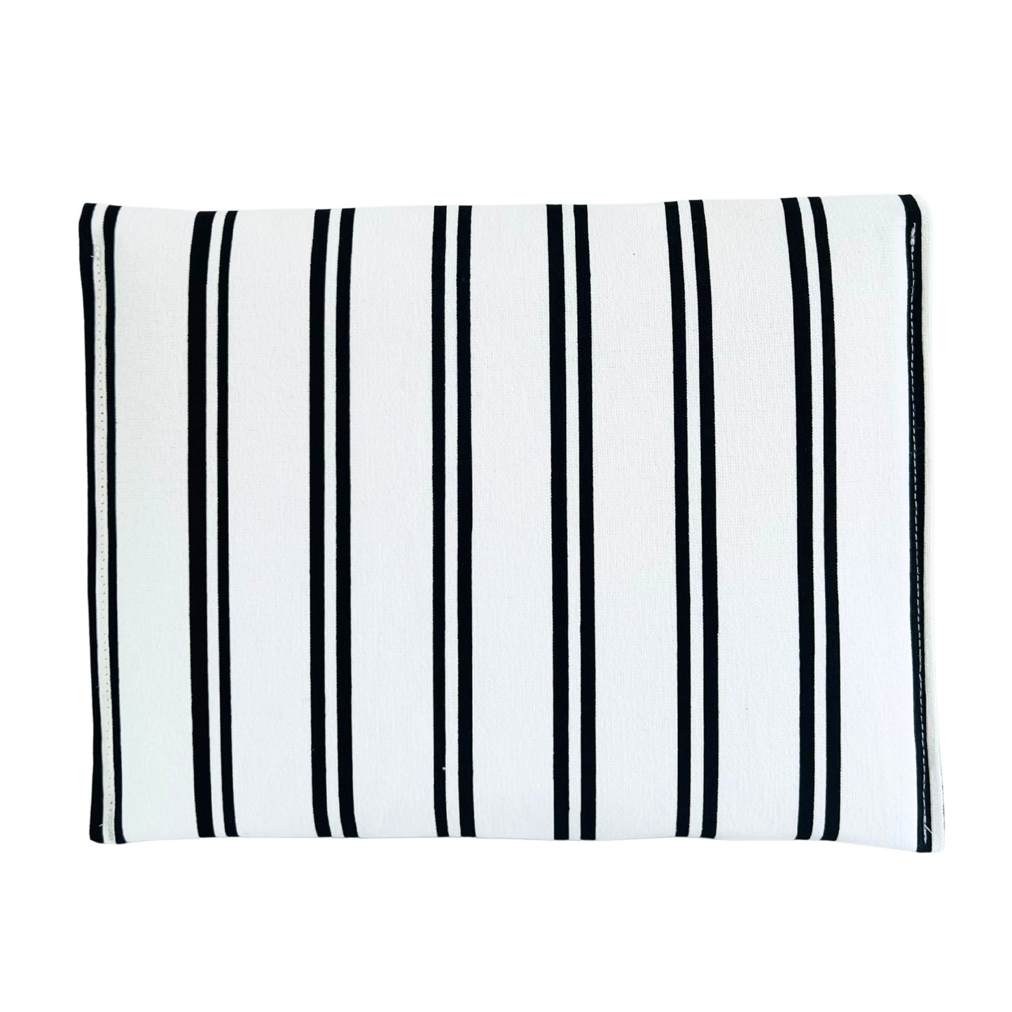 MONOCHROME MOVES | 11" TECH CASE