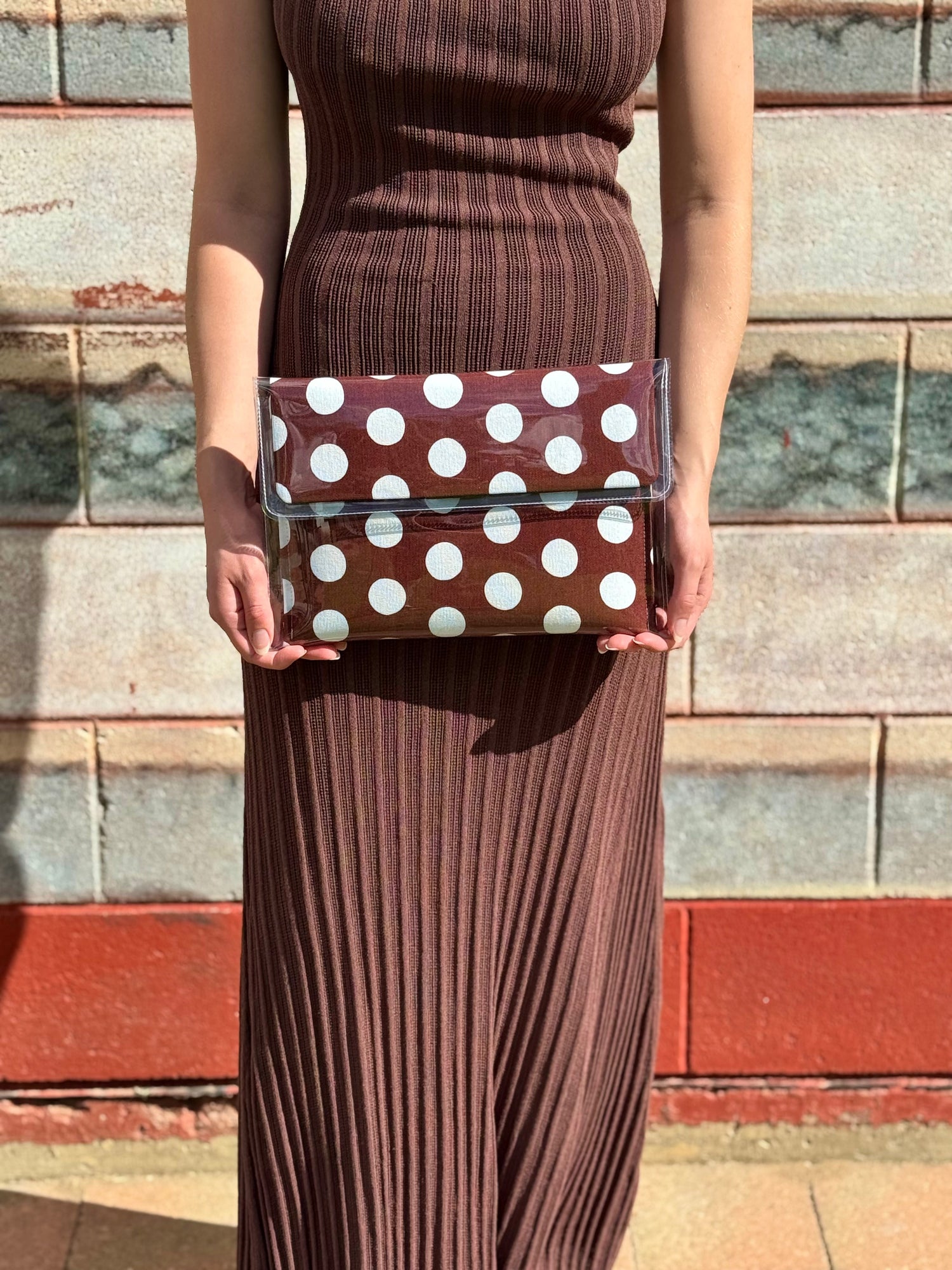 LARGE CLUTCHES