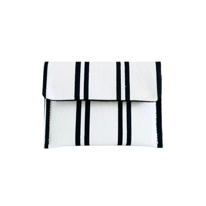 MONOCHROME MOVES | SMALL PURSE
