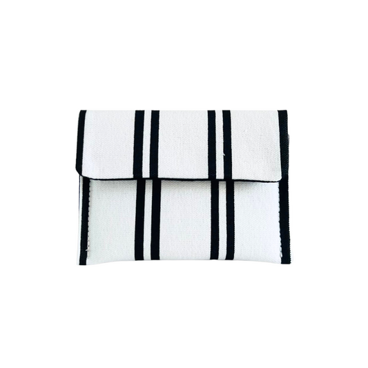 MONOCHROME MOVES | SMALL PURSE