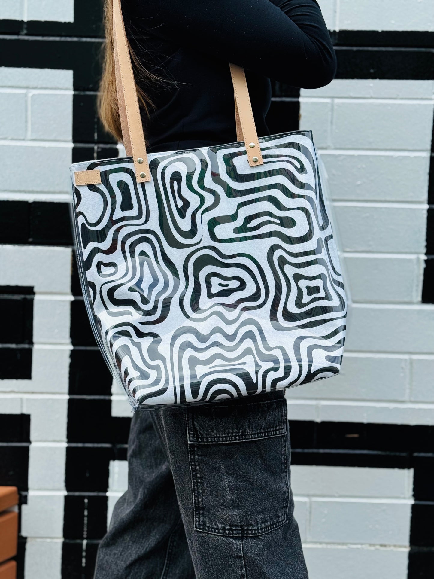 SPACING OUT | DAILY TOTE